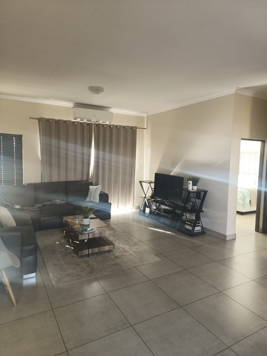 3 Bedroom Property for Sale in Van Der Hoff Park North West